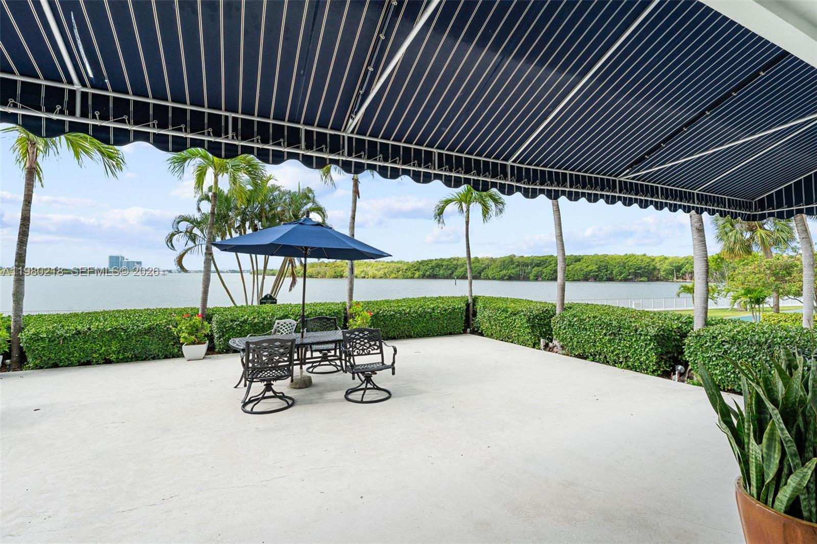 ARLEN HOUSE WEST CONDO - Residential
