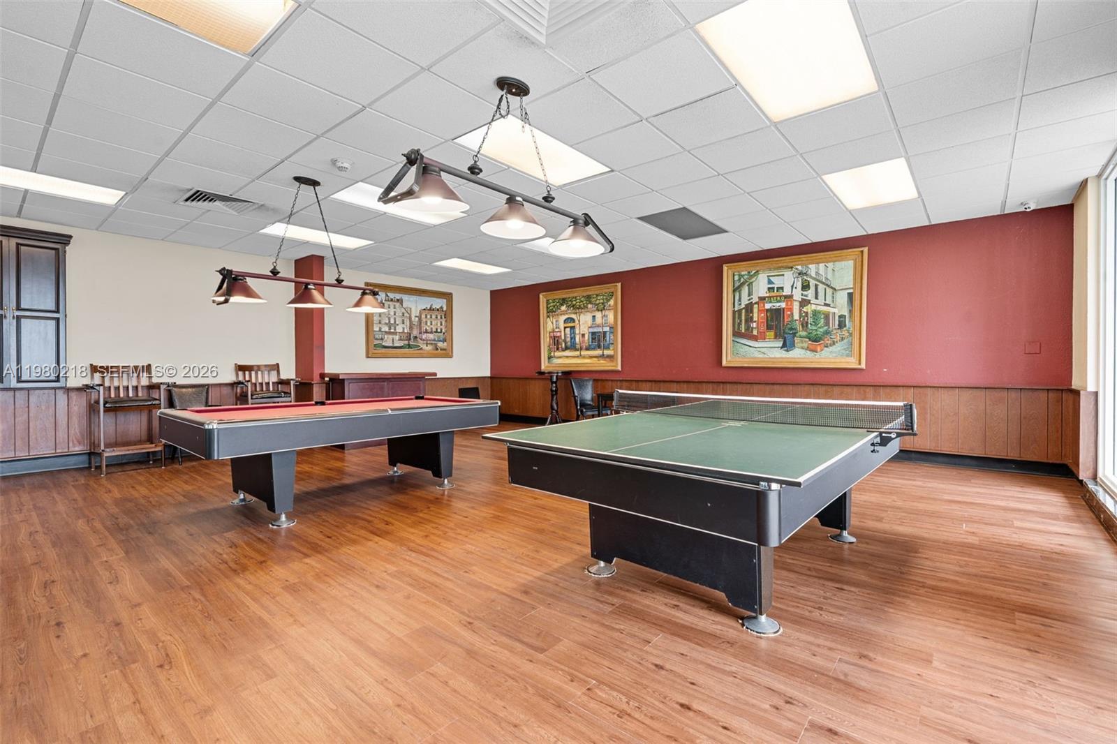 ARLEN HOUSE WEST CONDO - Residential