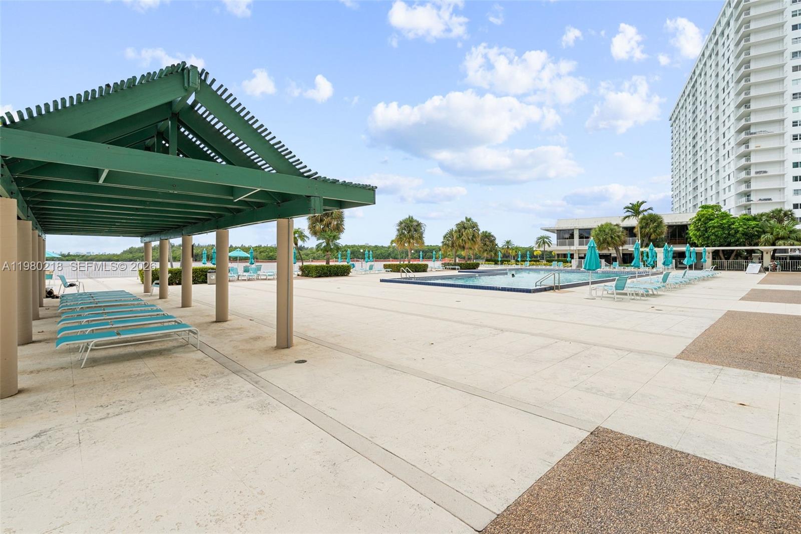 ARLEN HOUSE WEST CONDO - Residential