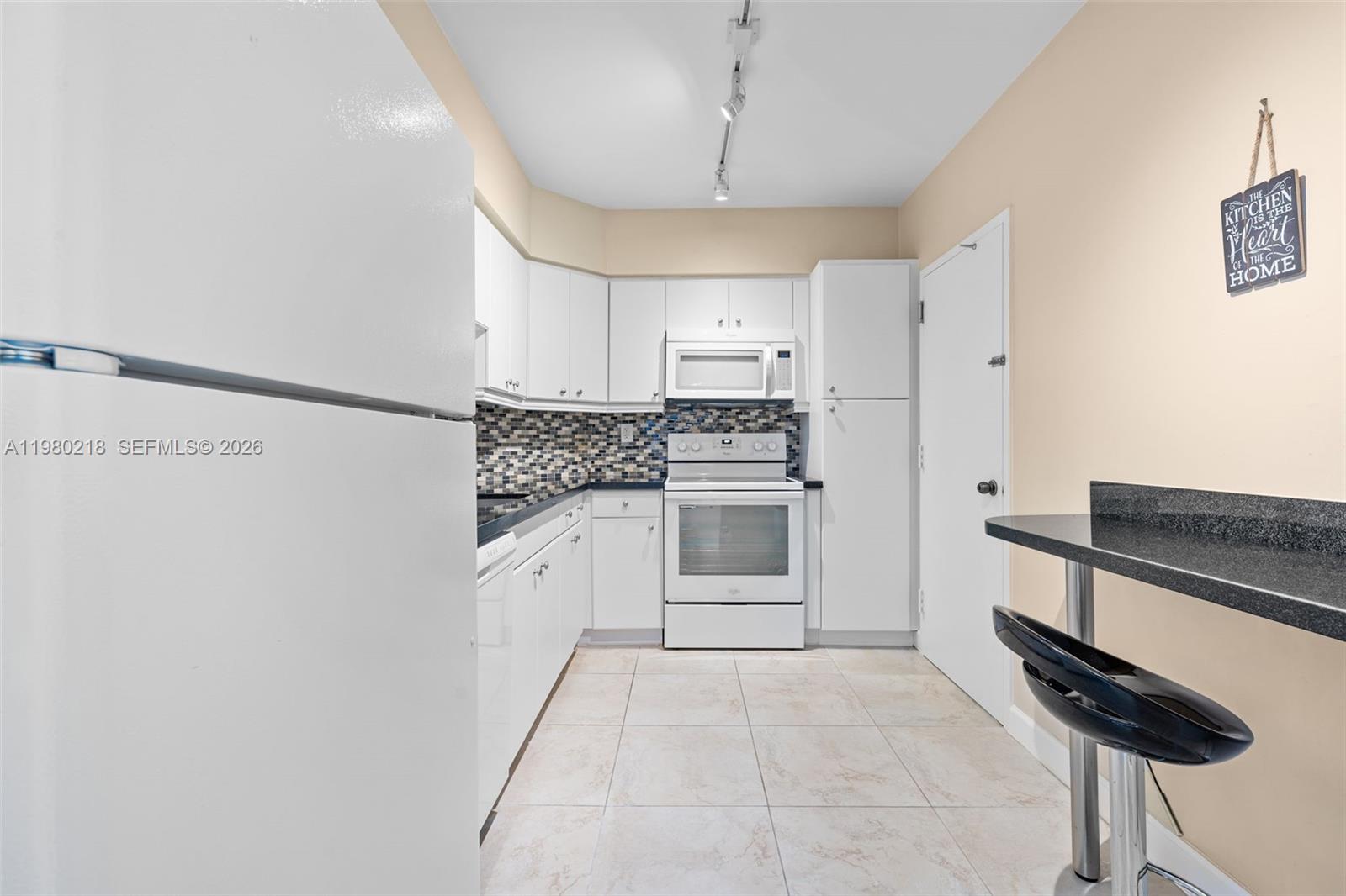 ARLEN HOUSE WEST CONDO - Residential