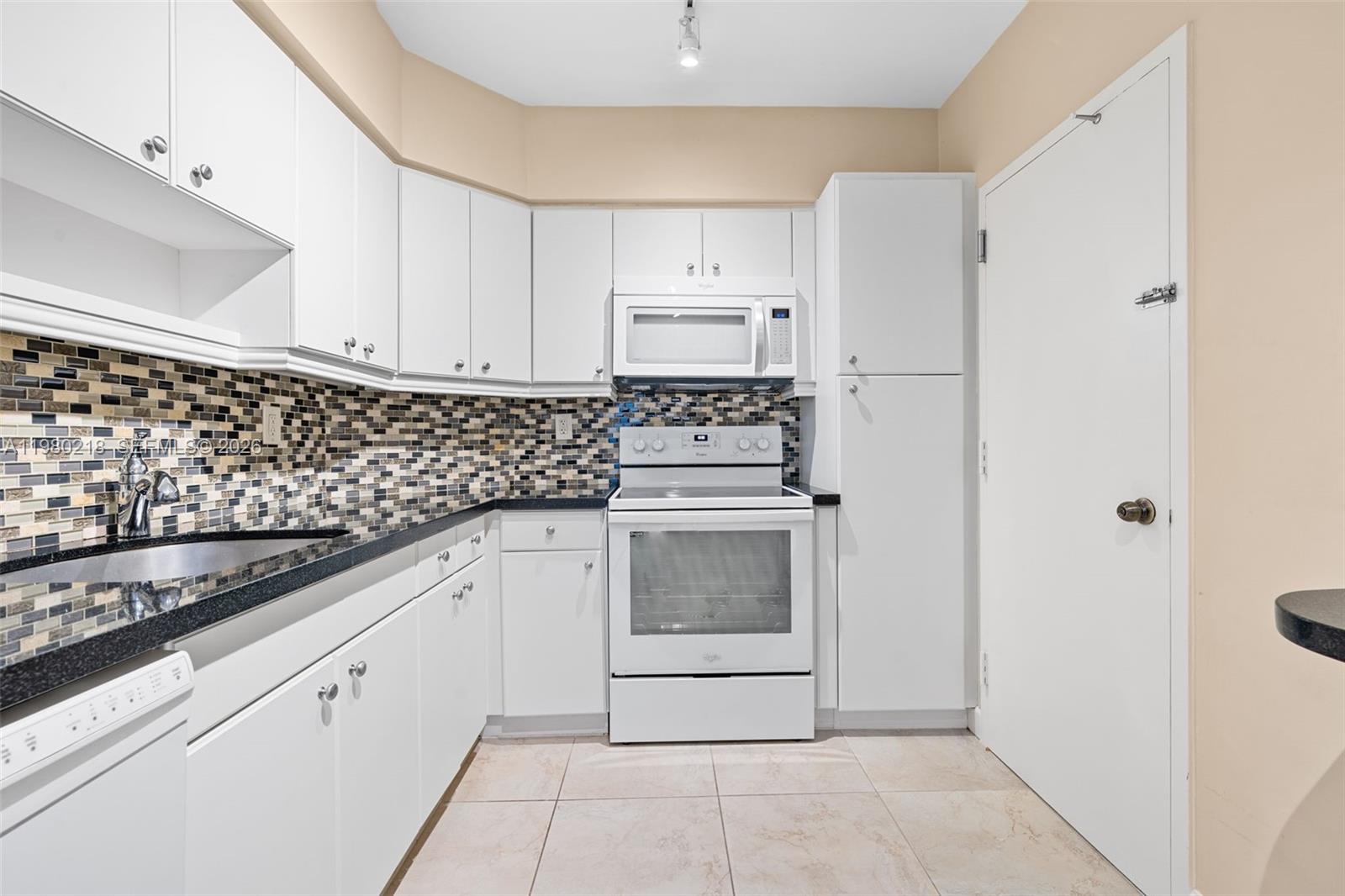 ARLEN HOUSE WEST CONDO - Residential