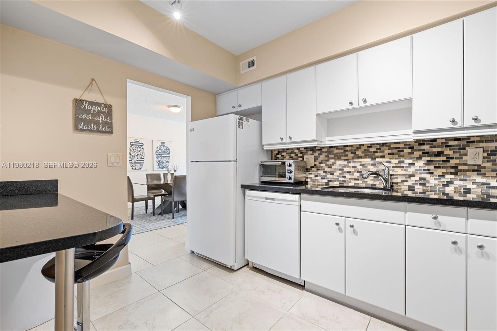 ARLEN HOUSE WEST CONDO - Residential