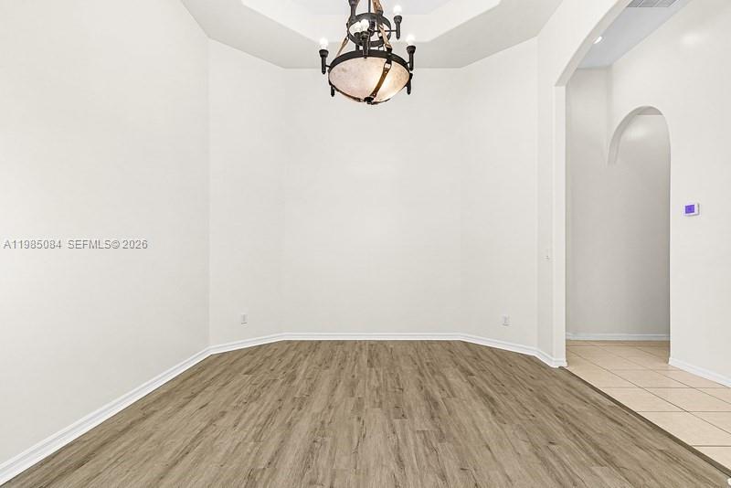 331000 - GOLDEN GATE EST - Residential