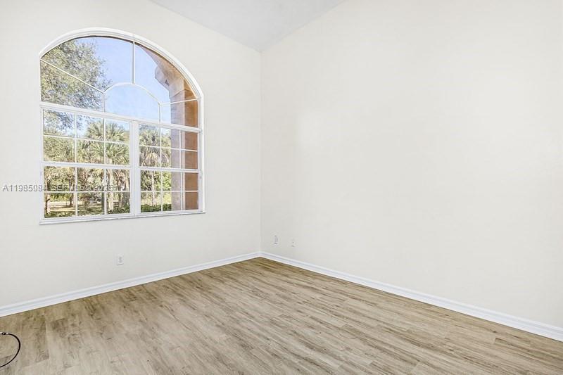 331000 - GOLDEN GATE EST - Residential