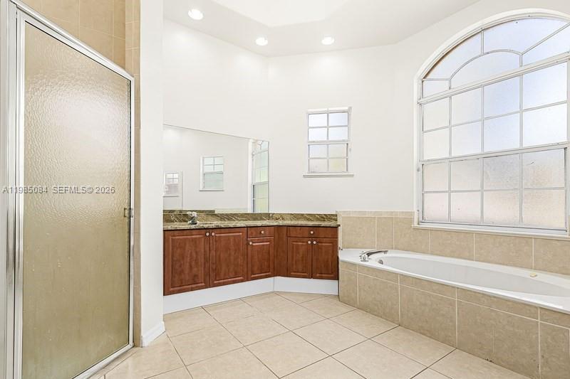 331000 - GOLDEN GATE EST - Residential