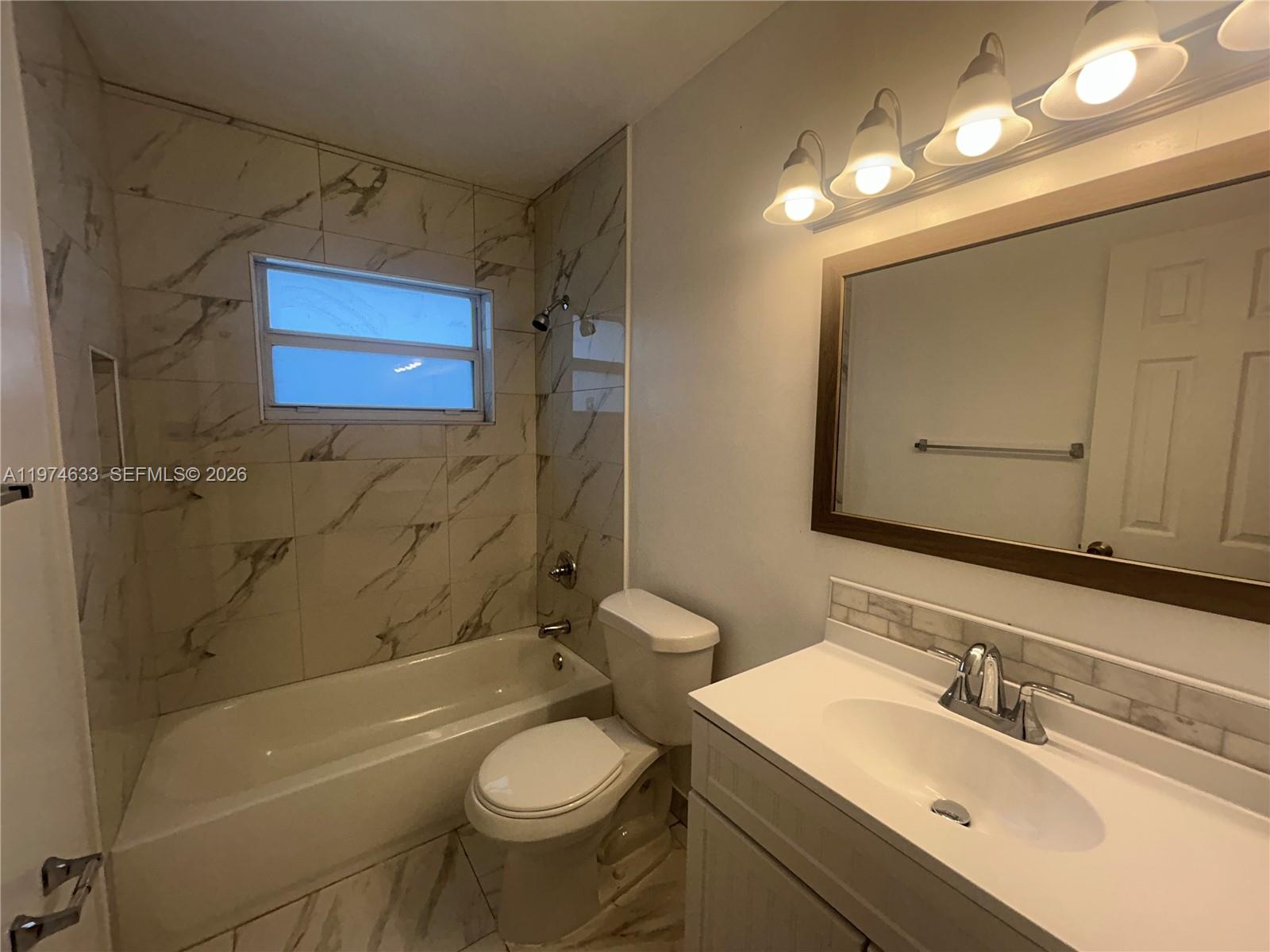 GRACEWOOD 24-22 B - Residential Lease