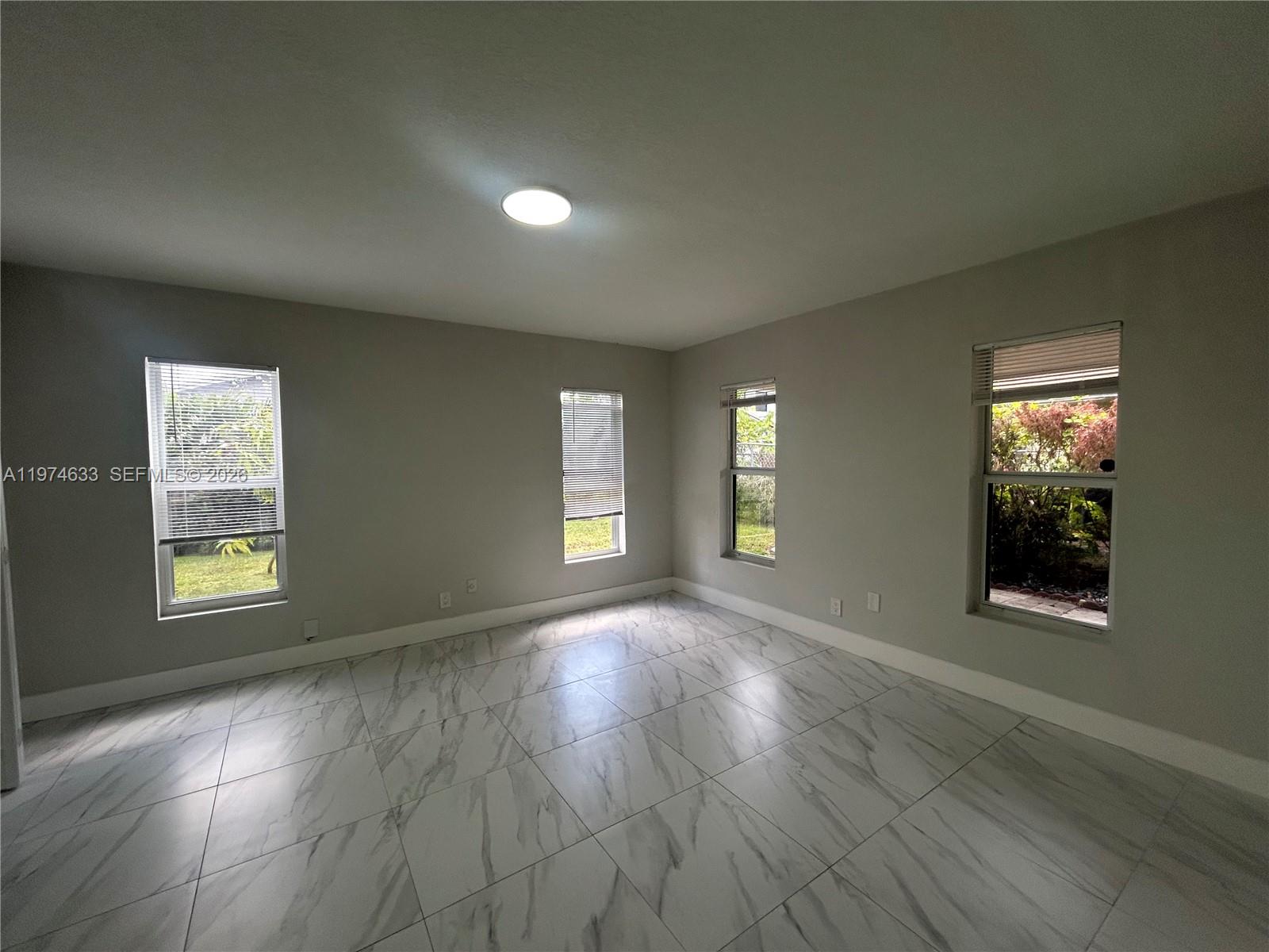 GRACEWOOD 24-22 B - Residential Lease