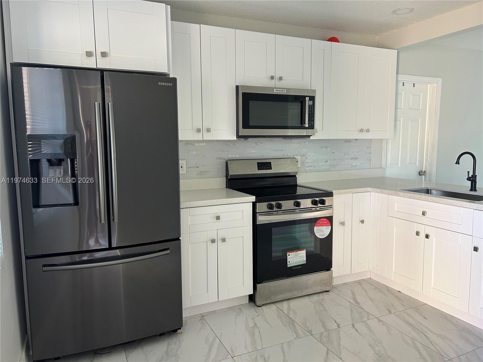 GRACEWOOD 24-22 B - Residential Lease