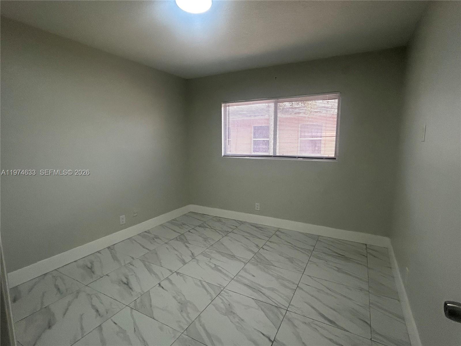 GRACEWOOD 24-22 B - Residential Lease