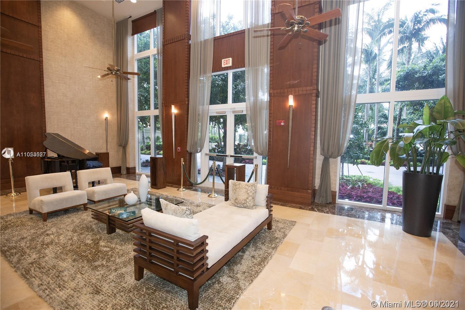 TURNBERRY ON THE GREEN CO - Residential Lease