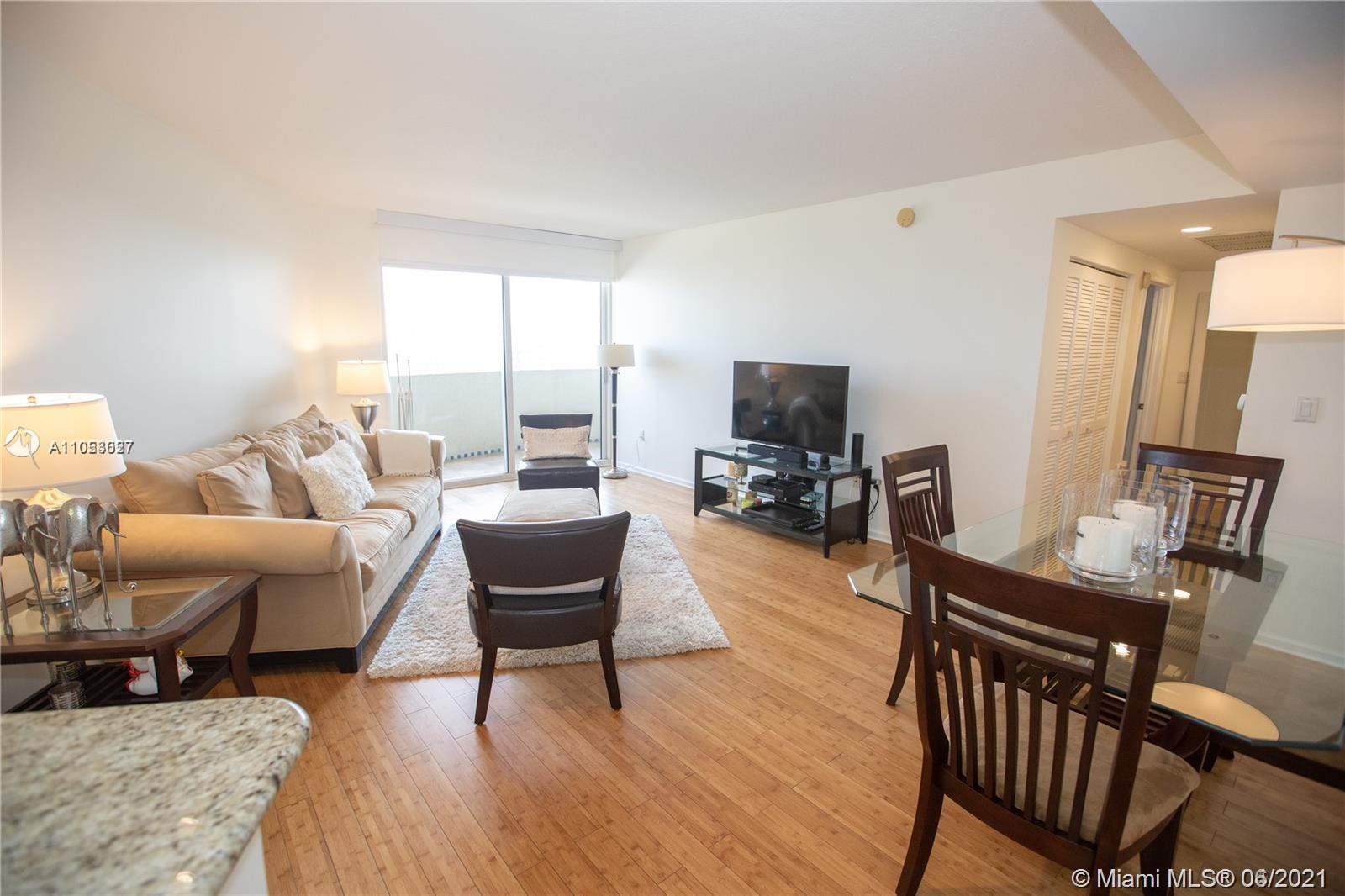 TURNBERRY ON THE GREEN CO - Residential Lease