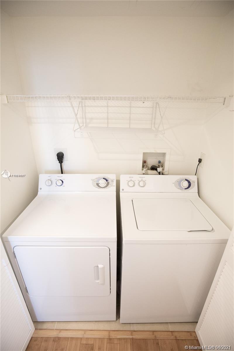 TURNBERRY ON THE GREEN CO - Residential Lease