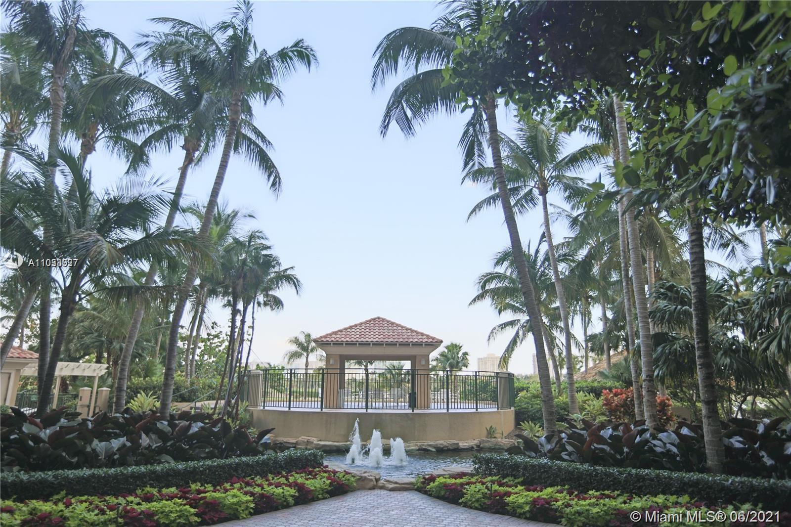 TURNBERRY ON THE GREEN CO - Residential Lease