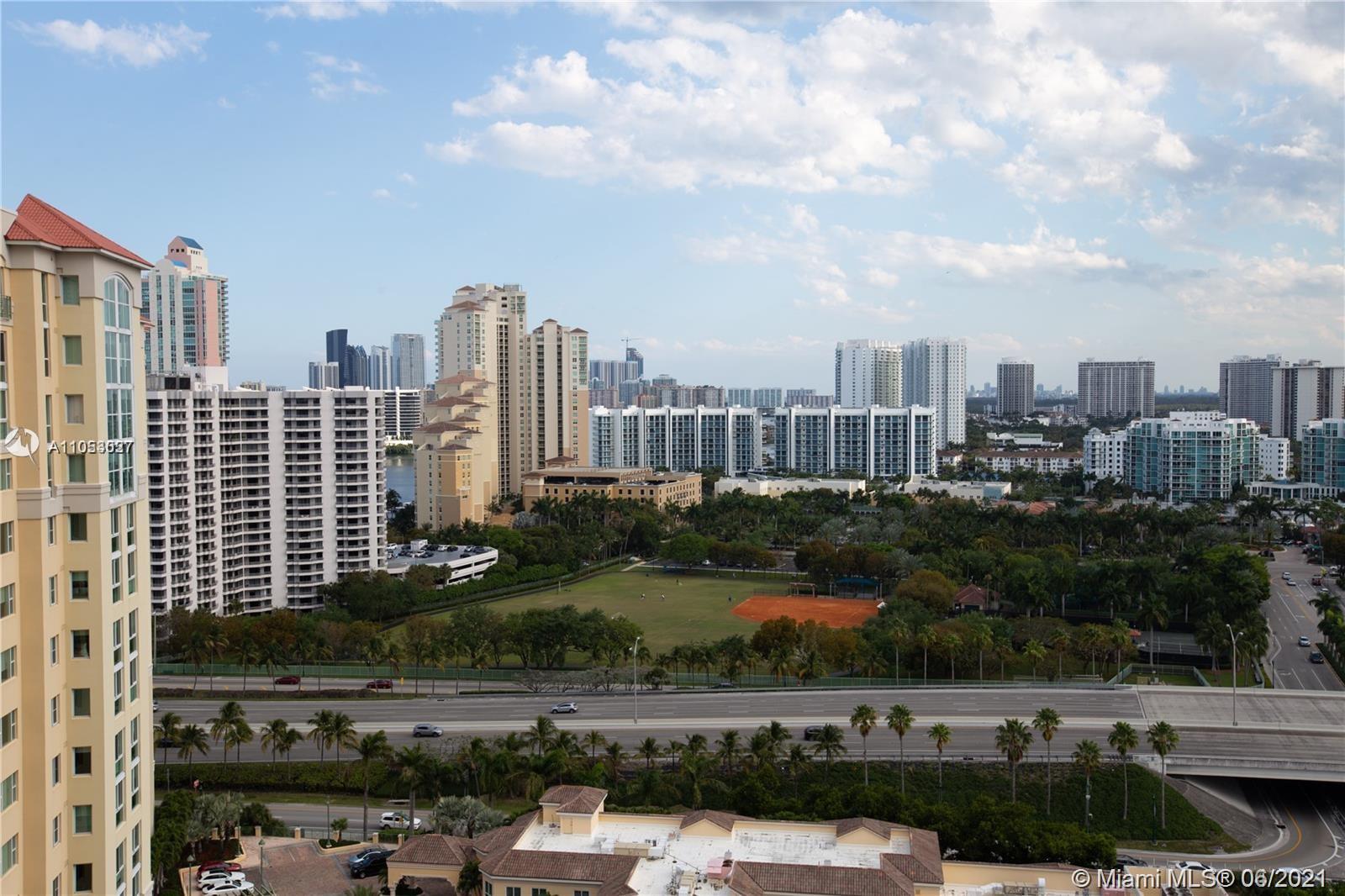 TURNBERRY ON THE GREEN CO - Residential Lease