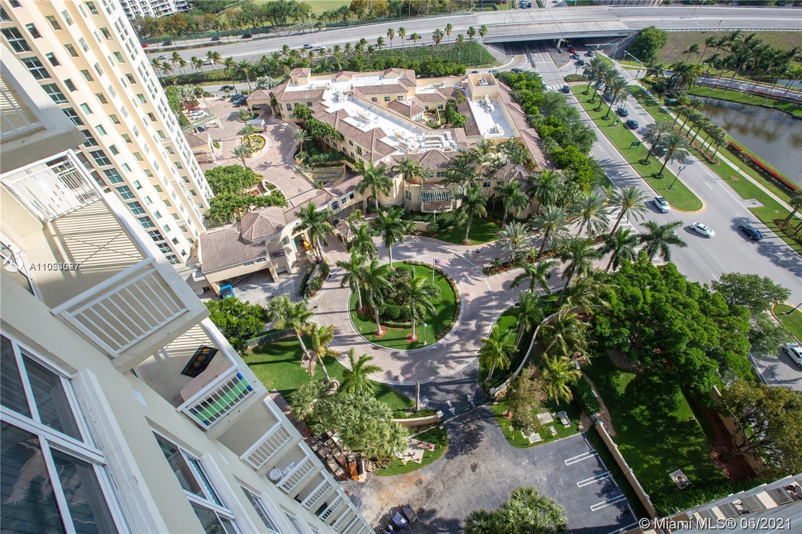 TURNBERRY ON THE GREEN CO - Residential Lease