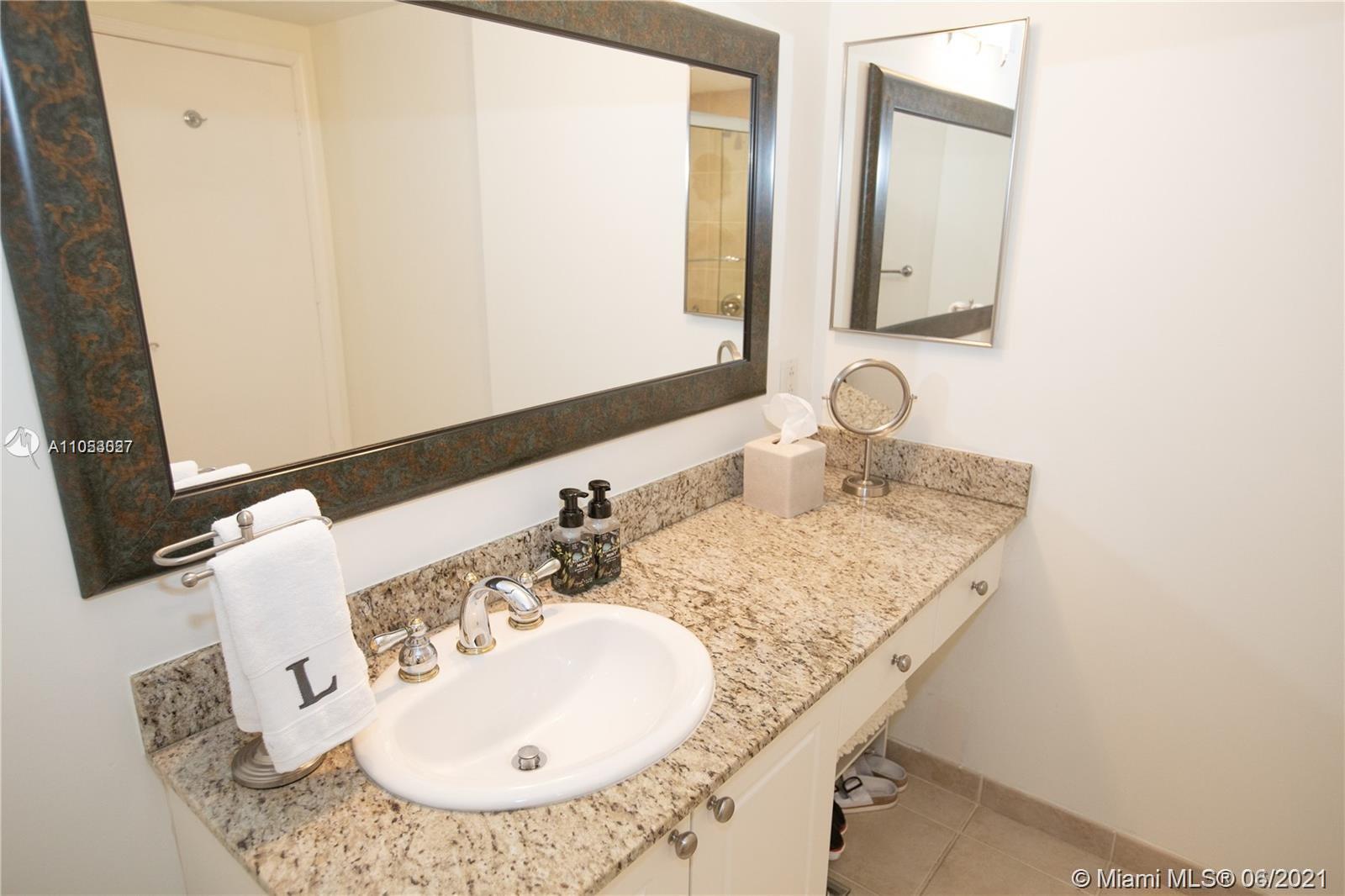 TURNBERRY ON THE GREEN CO - Residential Lease