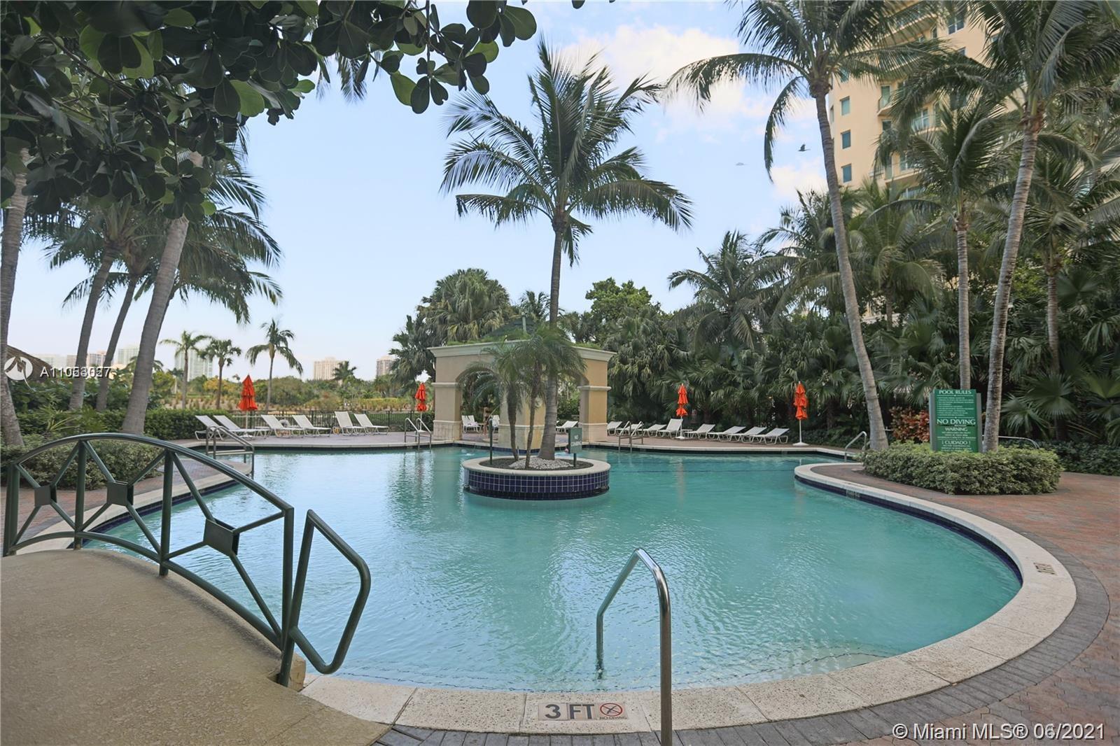 TURNBERRY ON THE GREEN CO - Residential Lease