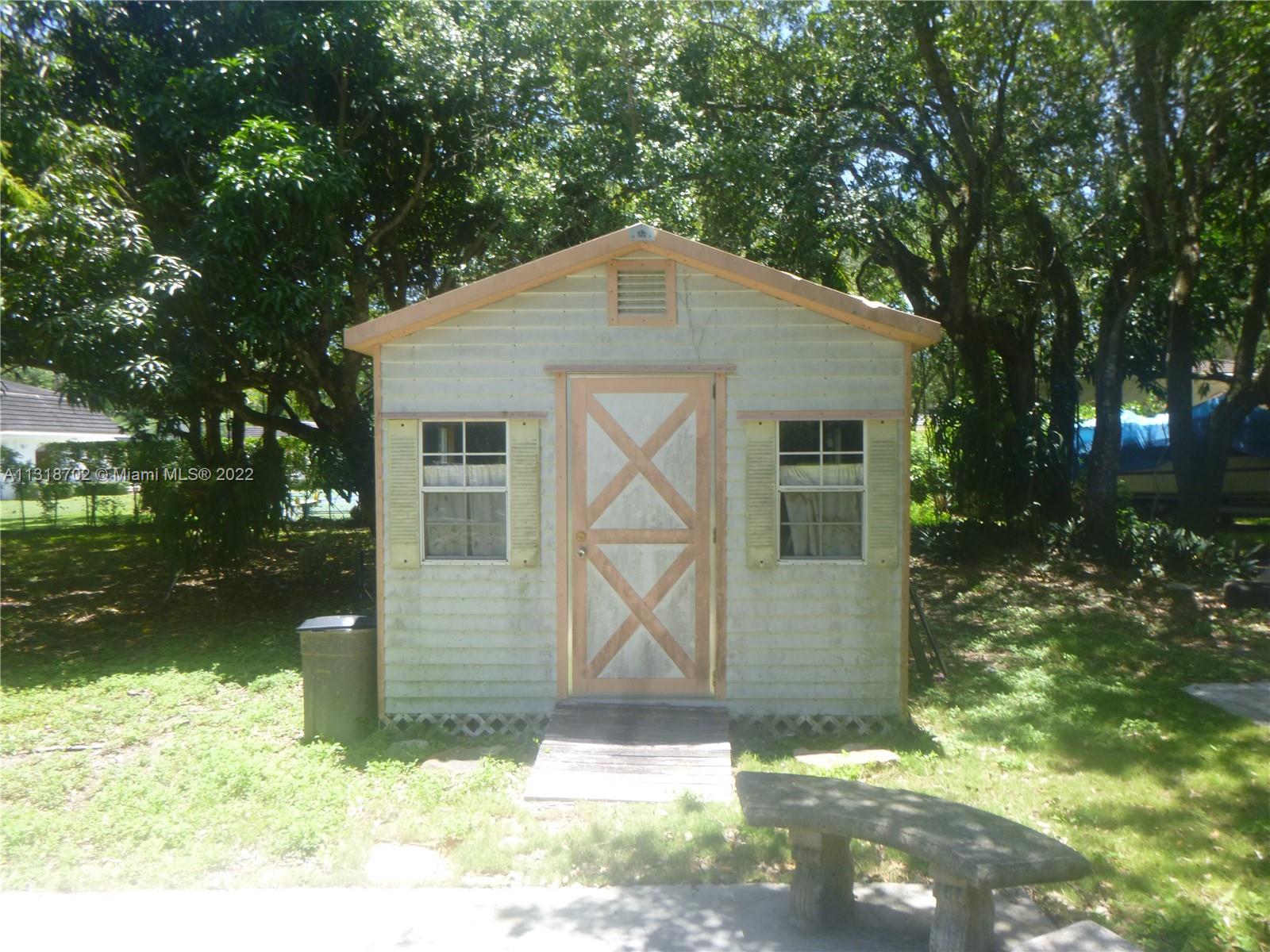 Photo 6 of 6 of 6390 SW 92nd St house