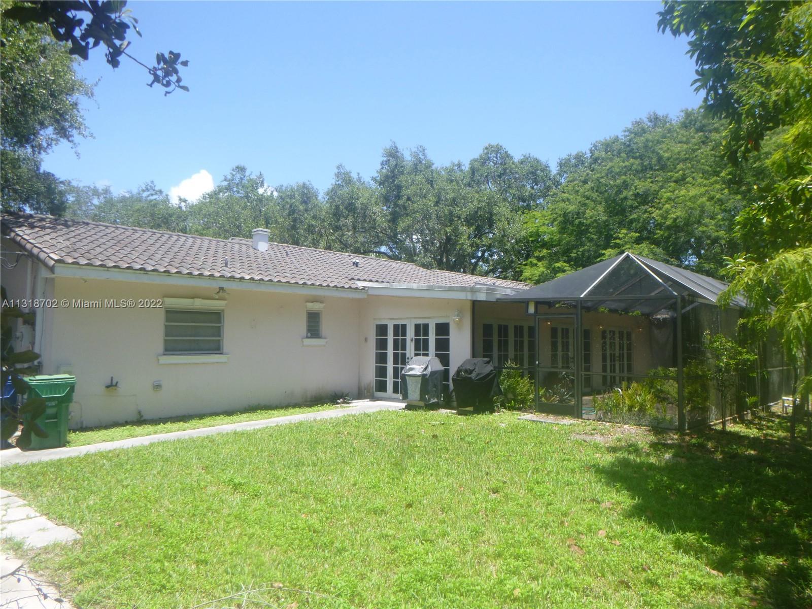 Photo 4 of 6 of 6390 SW 92nd St house