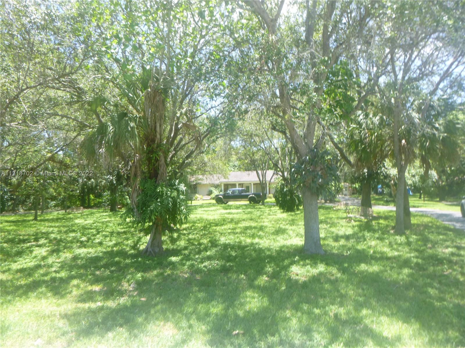 Photo 2 of 6 of 6390 SW 92nd St house