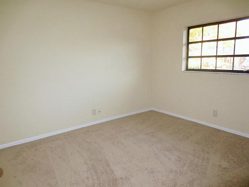 CORAL SPRINGS COUNTRY CLU - Residential