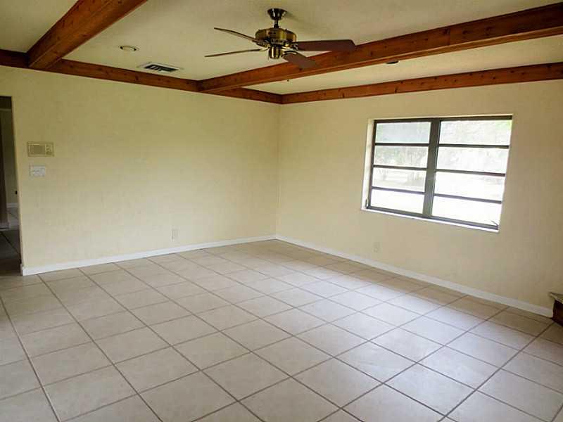 CORAL SPRINGS COUNTRY CLU - Residential