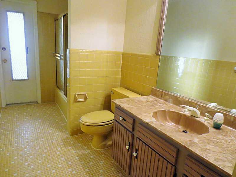 CORAL SPRINGS COUNTRY CLU - Residential