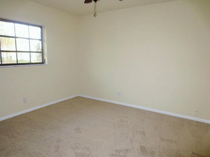 CORAL SPRINGS COUNTRY CLU - Residential