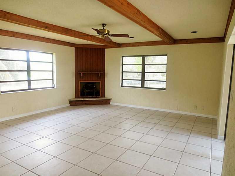 CORAL SPRINGS COUNTRY CLU - Residential