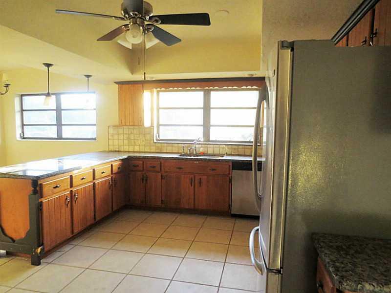 CORAL SPRINGS COUNTRY CLU - Residential