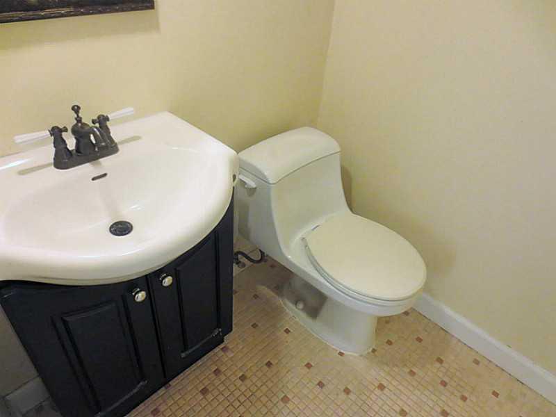 CORAL SPRINGS COUNTRY CLU - Residential