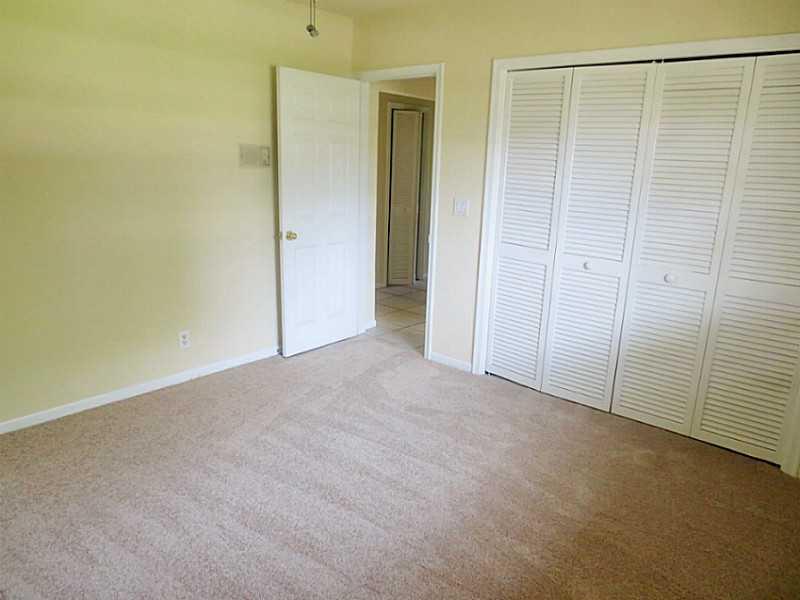 CORAL SPRINGS COUNTRY CLU - Residential