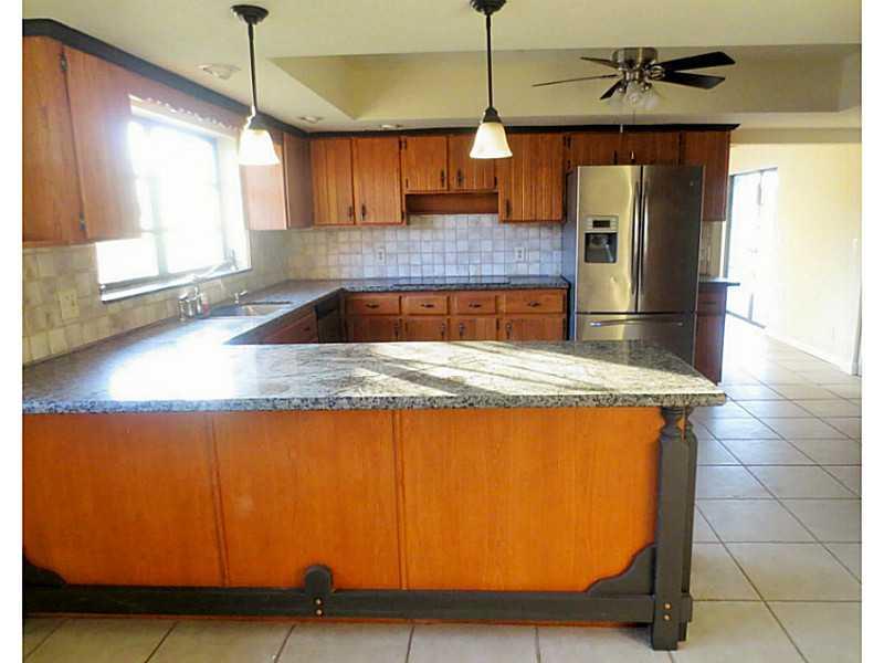 CORAL SPRINGS COUNTRY CLU - Residential