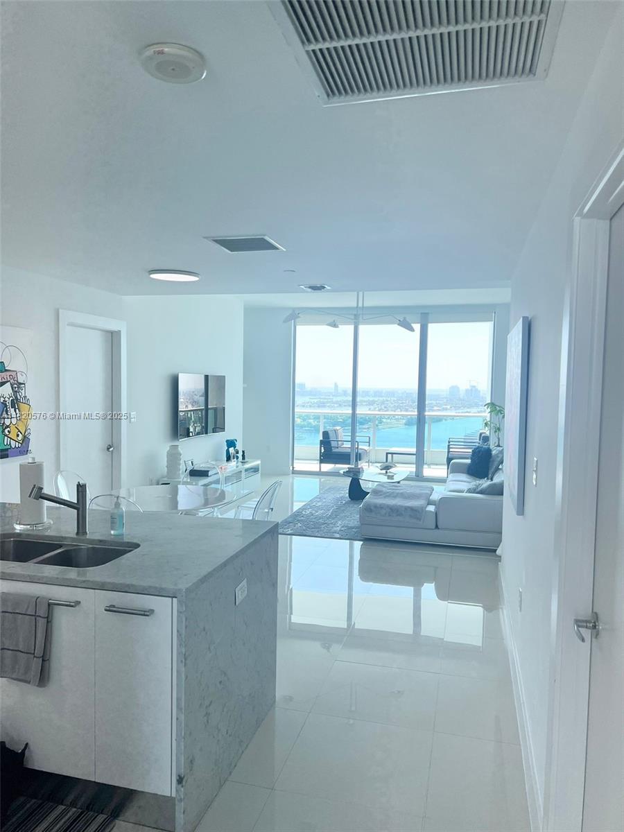 900 Biscayne Blvd 3309