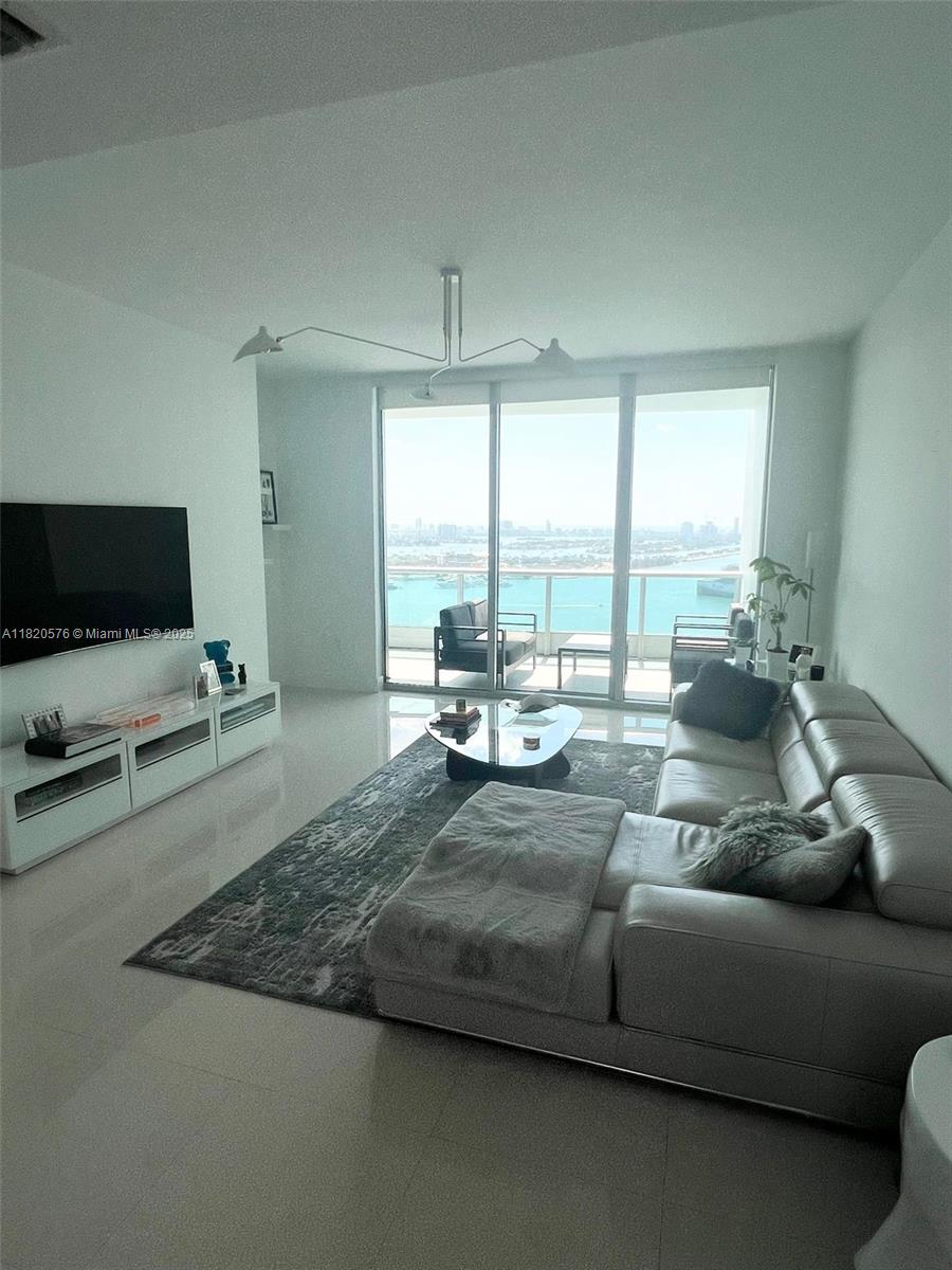 900 Biscayne Blvd 3309