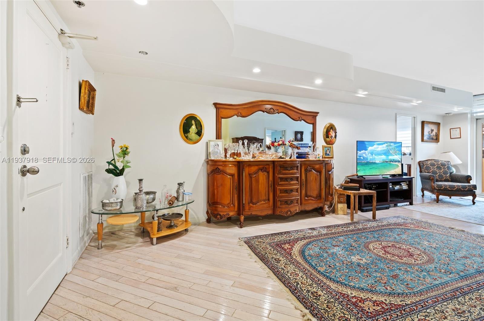 THE PLAZA OF BAL HARBOUR - Residential