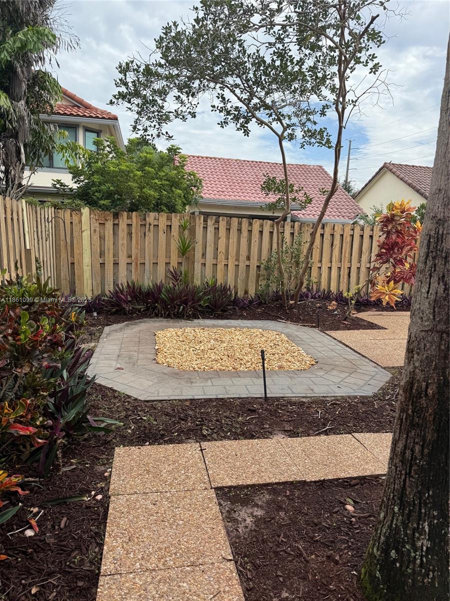 WIMBLEDON VILLAS OF VIA V - Residential