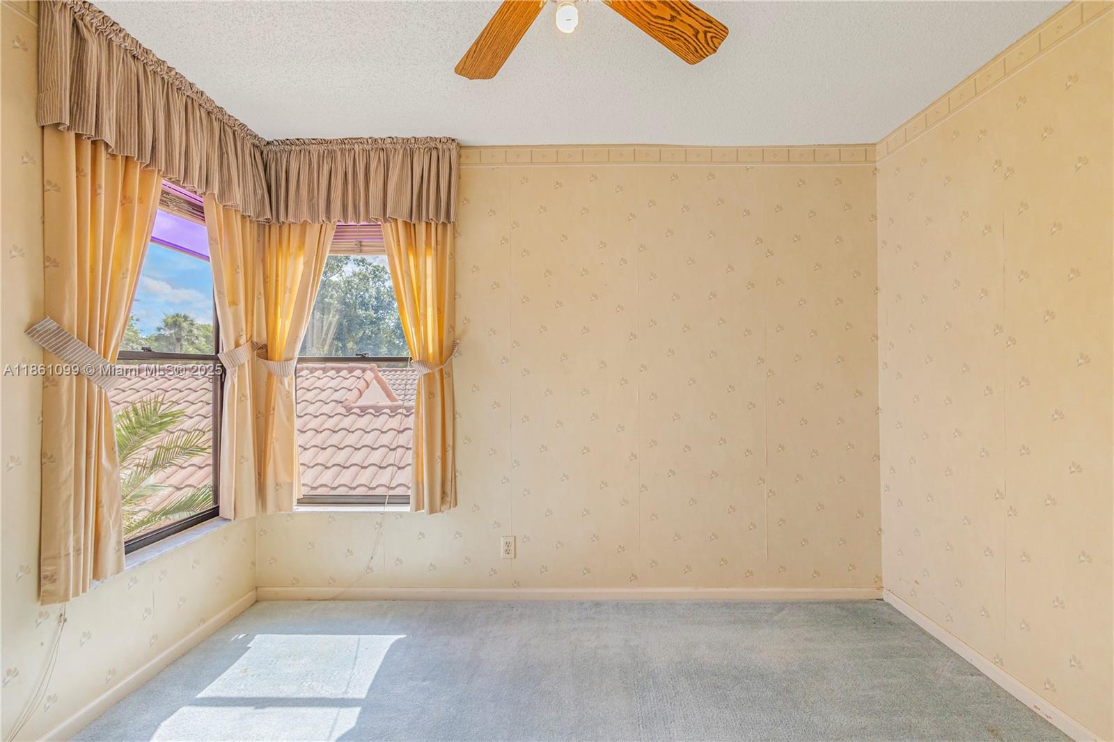 WIMBLEDON VILLAS OF VIA V - Residential