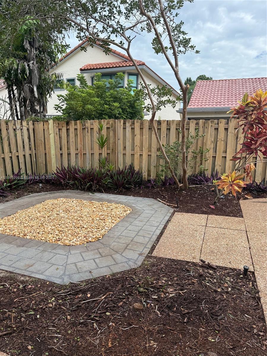 WIMBLEDON VILLAS OF VIA V - Residential