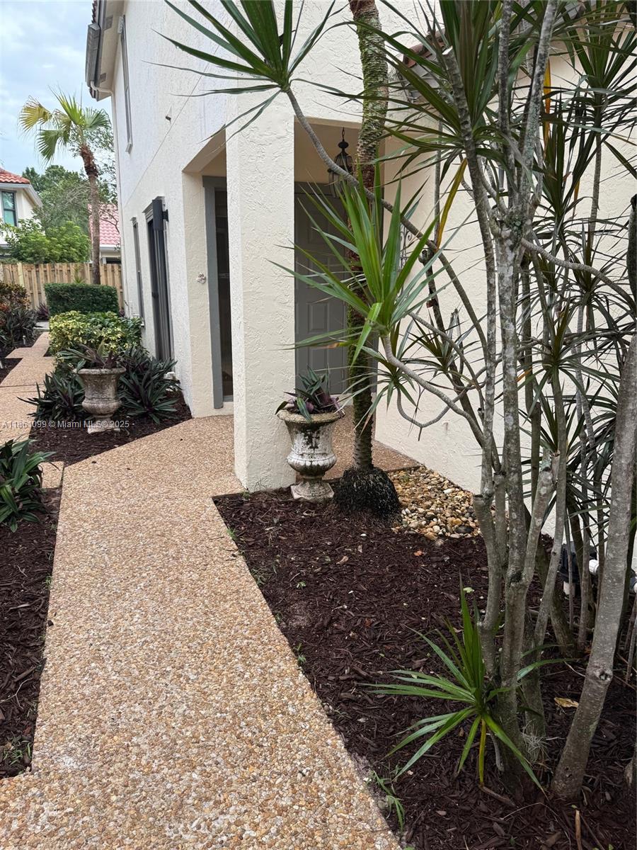 WIMBLEDON VILLAS OF VIA V - Residential