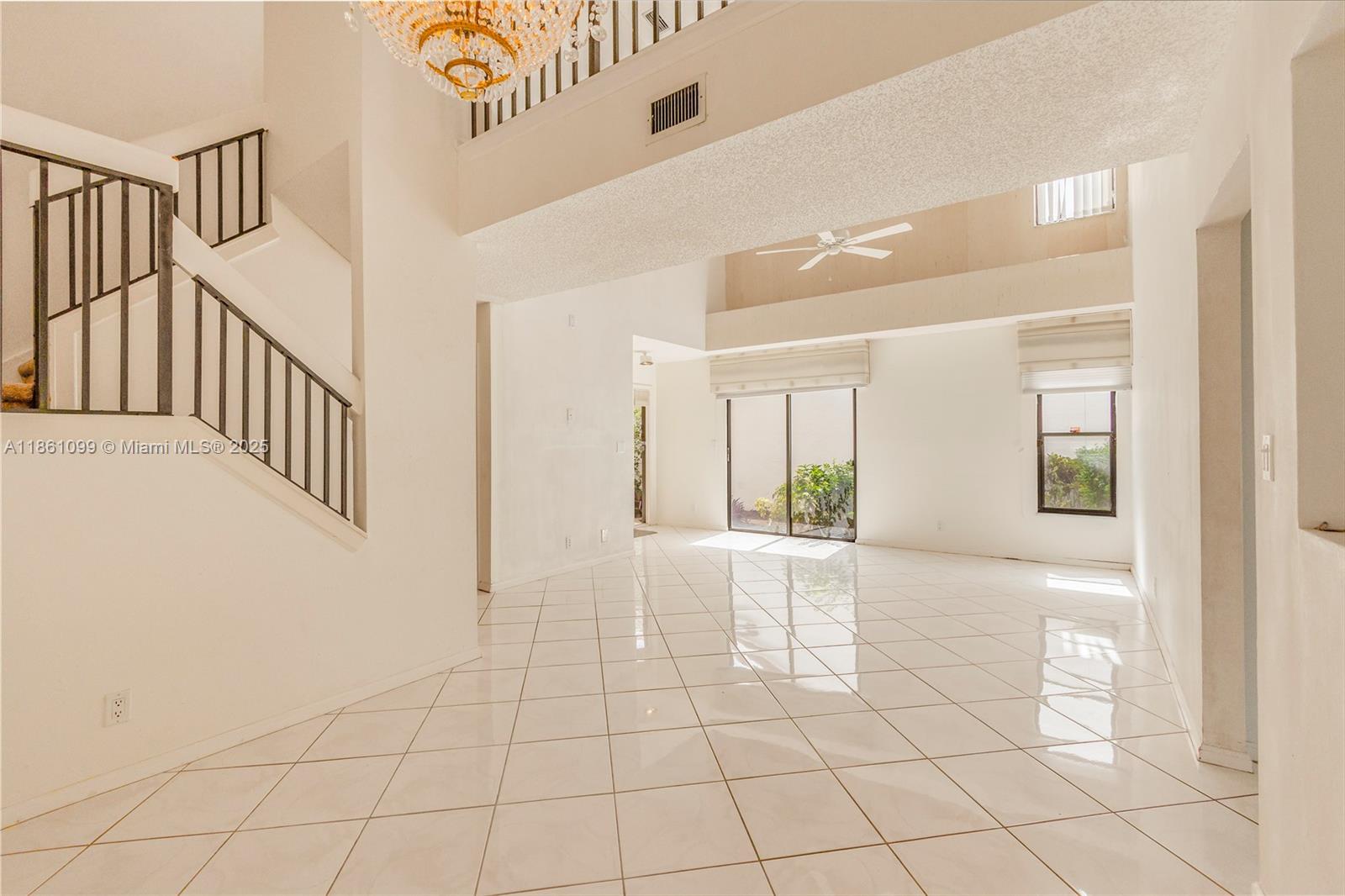 WIMBLEDON VILLAS OF VIA V - Residential