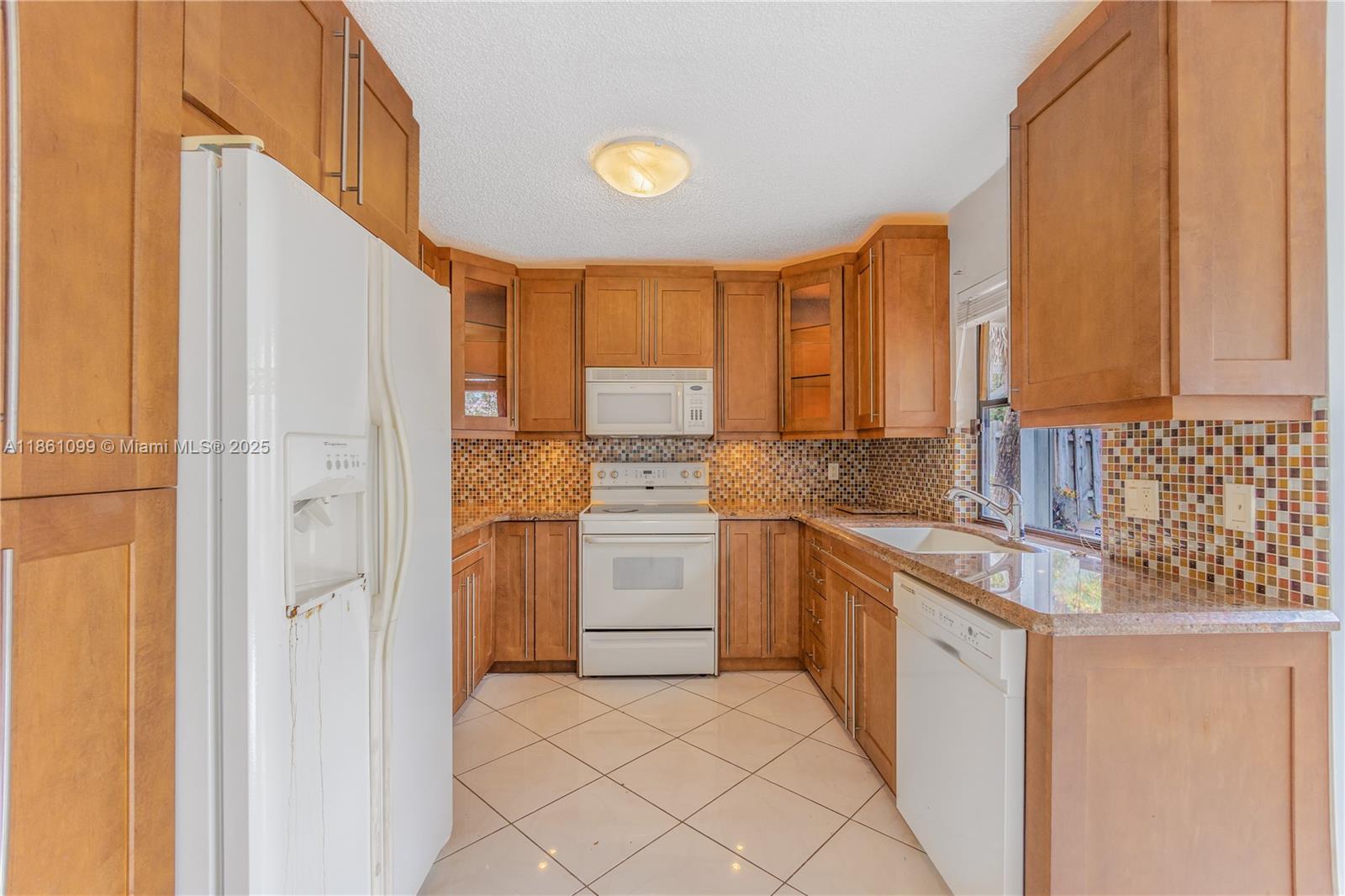 WIMBLEDON VILLAS OF VIA V - Residential