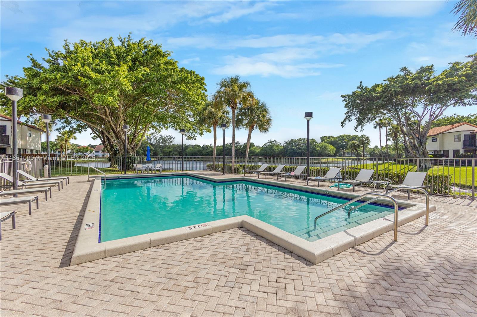 WIMBLEDON VILLAS OF VIA V - Residential