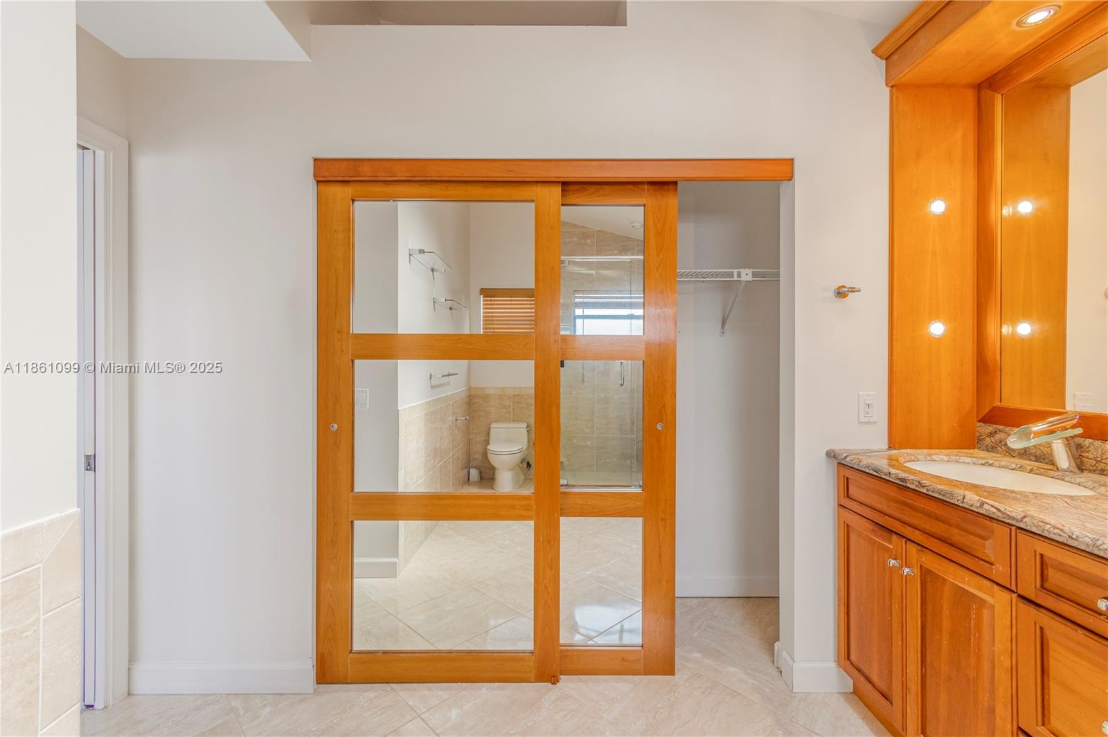 WIMBLEDON VILLAS OF VIA V - Residential