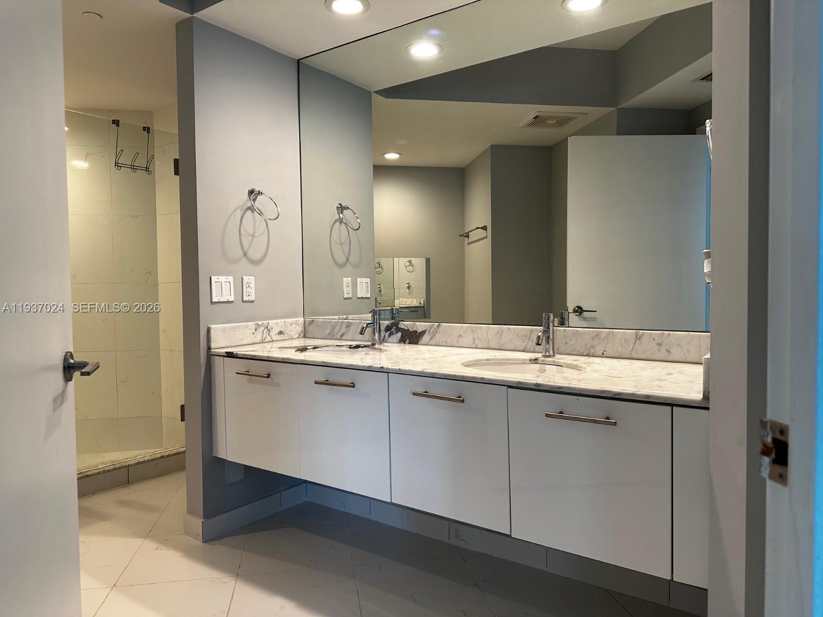 500 BRICKELL EAST CONDO - Residential