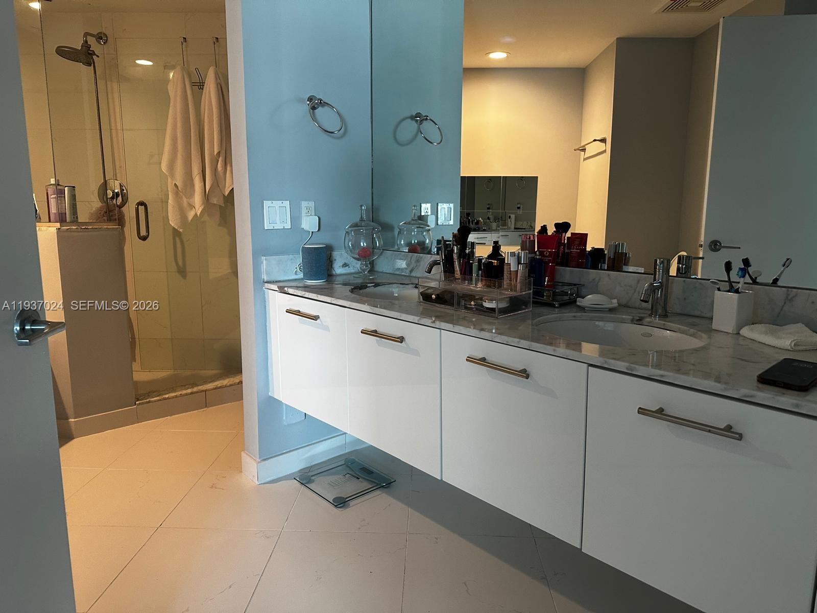 500 BRICKELL EAST CONDO - Residential