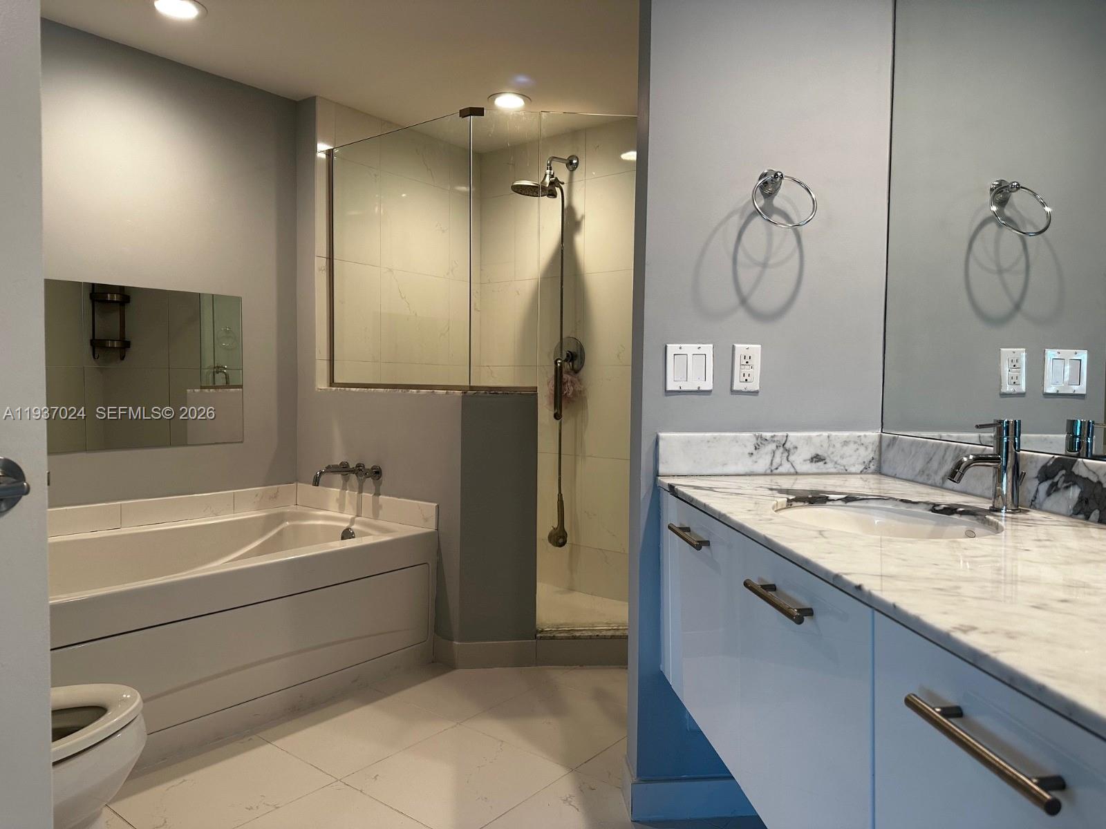 500 BRICKELL EAST CONDO - Residential