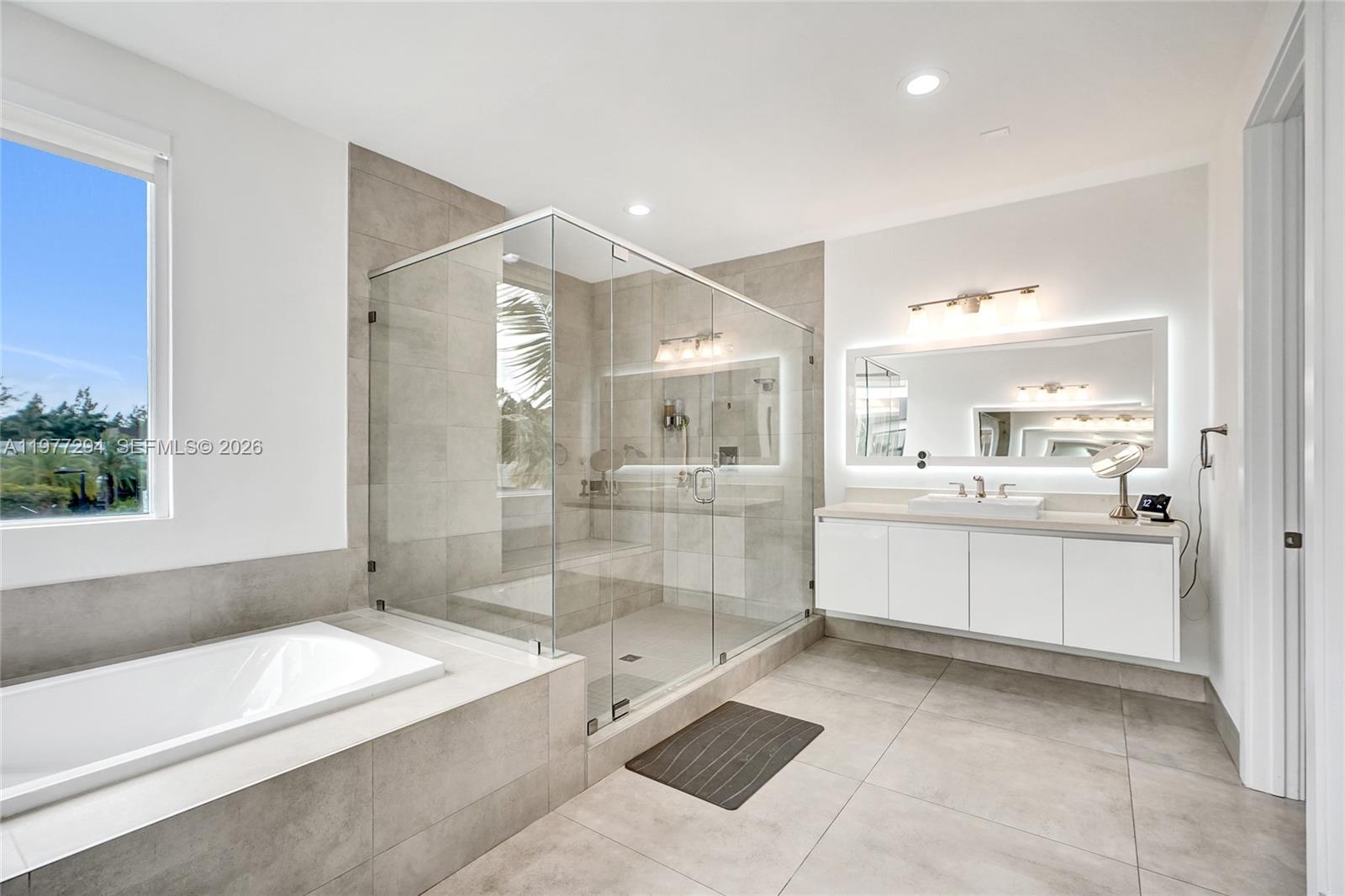 DORAL COMMONS RESIDENTIAL - Residential