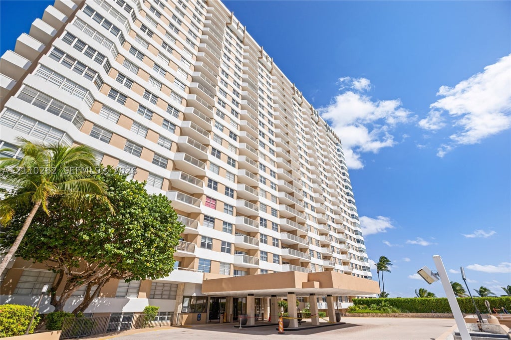 Photo of 1950 S Ocean Dr #7A, Hallandale Beach, FL 33009 (MLS # A12110282)