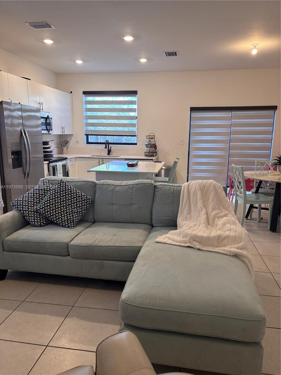 SILVER PALM RESIDENTIAL H - Residential